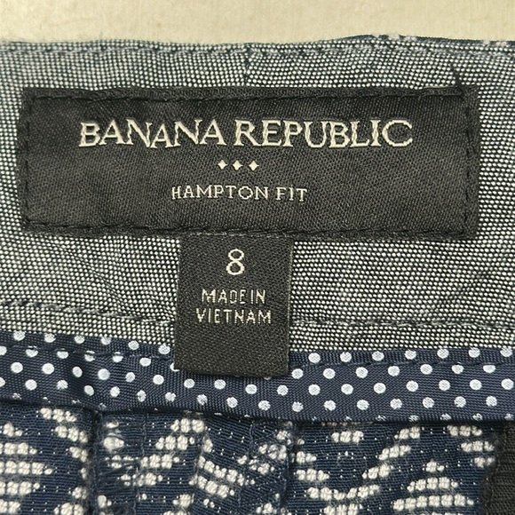 Banana Republic Factory Hampton Fit Geometric Print Navy and White Shorts Size 8 - Picture 7 of 10
